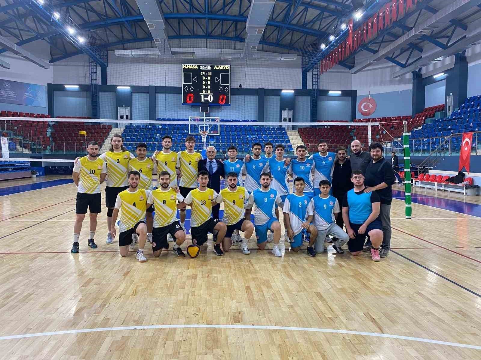 DÜZCE GENÇLİK VE SPOR MÜDÜRLÜĞÜ TARAFINDAN DÜZENLENEN YURTLİG ERKEK VOLEYBOL TURNUVASI...