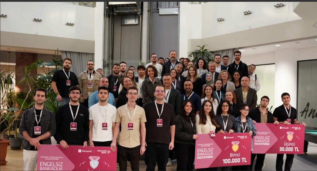 DÜZCE ÜNİVERSİTESİ BİLGİSAYAR MÜHENDİSLİĞİ TOPLULUĞU ÖĞRENCİLERİNDEN OLUŞAN SİLENTLİNK TAKIMI...