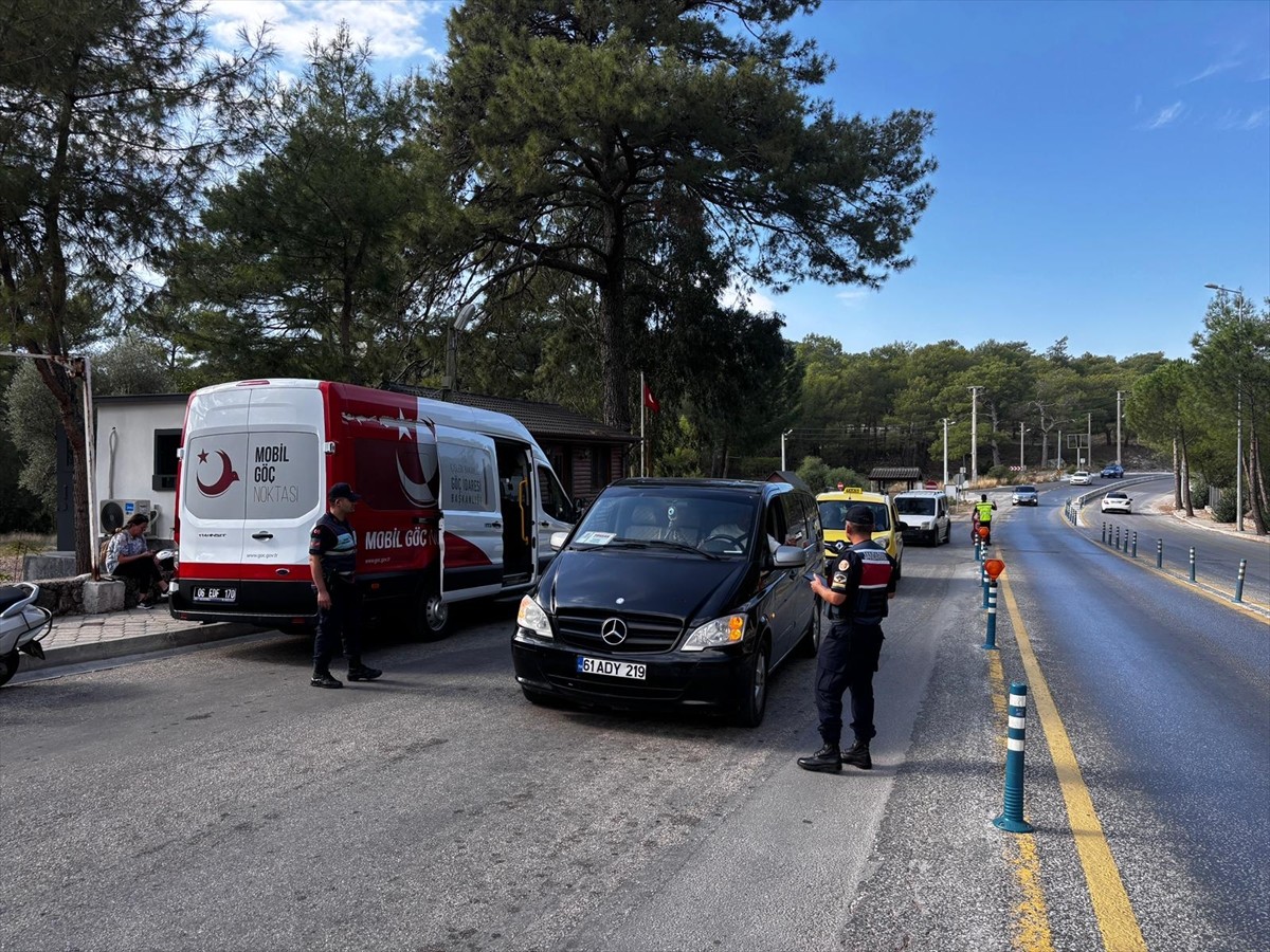 Düzensiz göçle mücadele kapsamında Muğla ve ilçelerinde yılın ilk 10 ayında gerçekleştirilen...