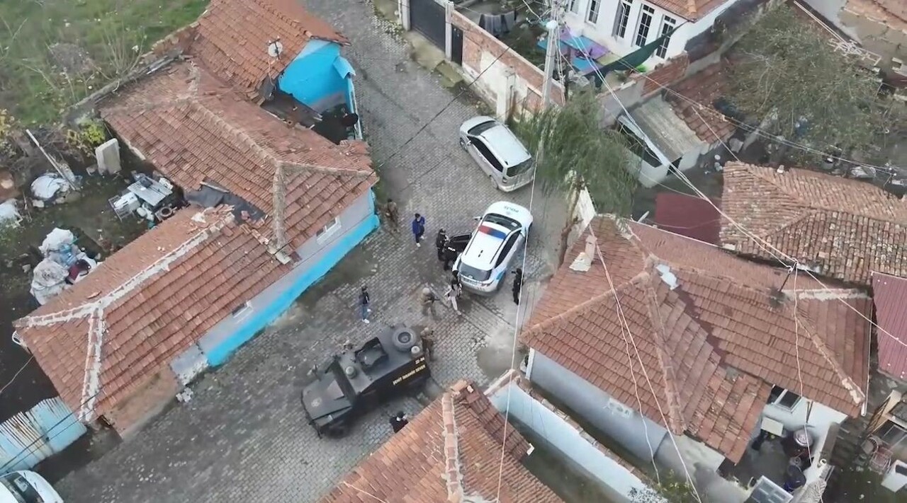 EDİRNE'DE UYUŞTURUCU MADDE KULLANIMI VE TİCARETİNE YÖNELİK YÜRÜTÜLEN ÇALIŞMALAR KAPSAMINDA 10...