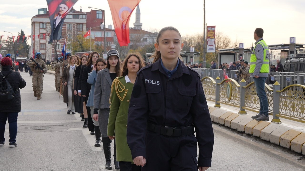 EDİRNE'NİN DÜŞMAN İŞGALİNDEN KURTULUŞUNUN 103'ÜNCÜ RESMİ TÖRENLER, GÖSTERİLER VE KORTEJ GEÇİŞİYLE...