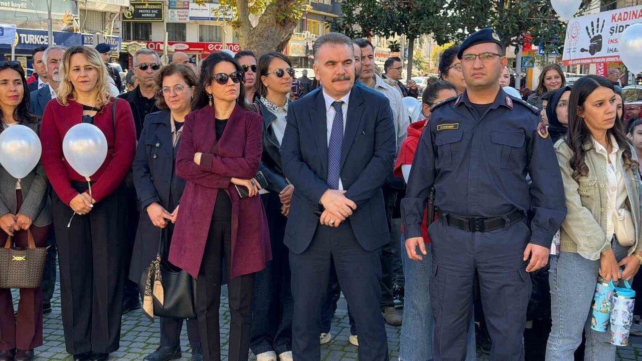 EDREMİT İLÇE JANDARMA KOMUTANLIĞI KOORDİNESİNDE "2025 AİLE YILI" VE "25 KASIM KADINA YÖNELİK...