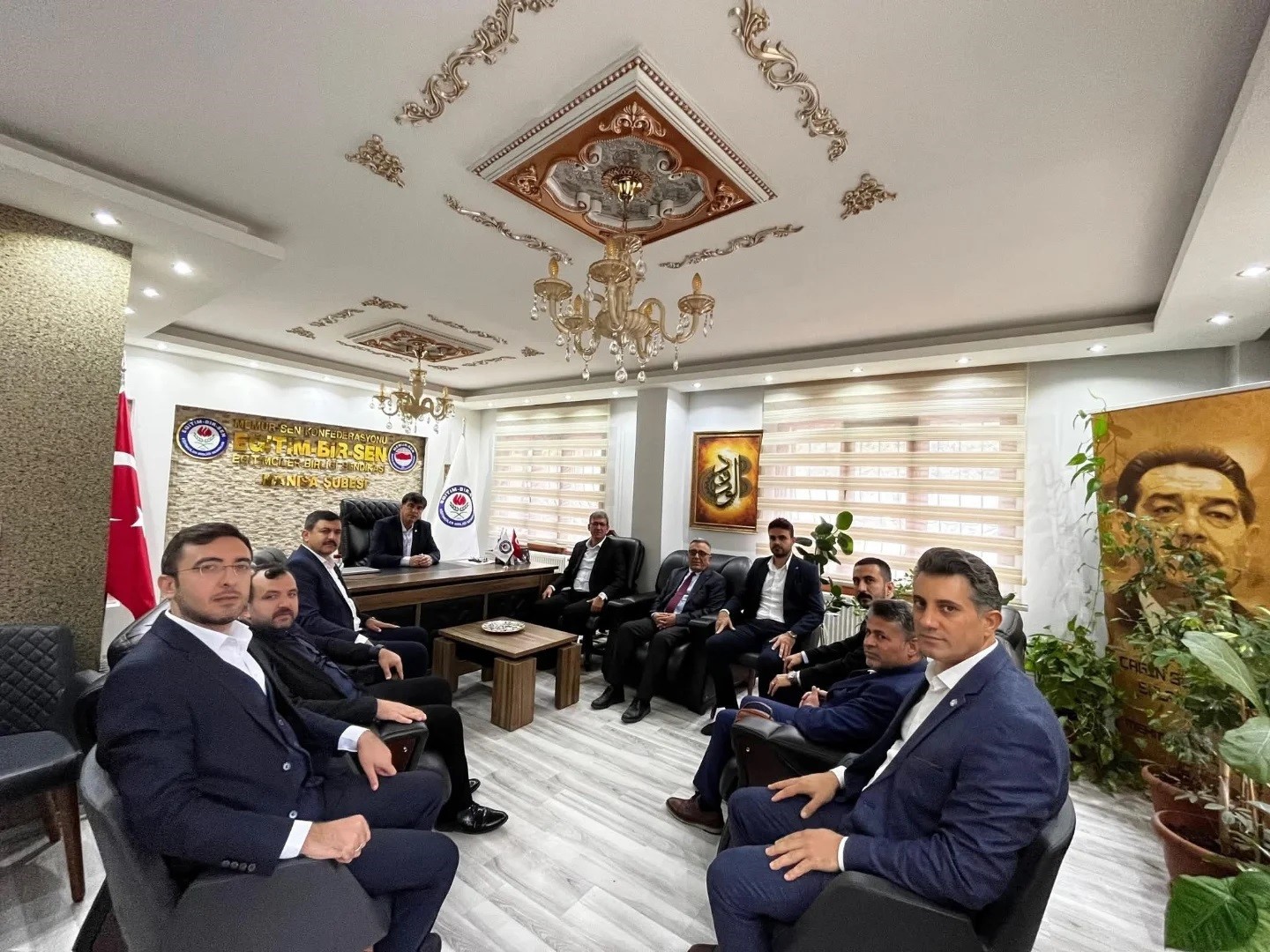 EĞİTİM-BİR-SEN MANİSA 1 NO’LU ŞUBE BAŞKANI AHMET YASAV, YUNUSEMRE İLÇE TEMSİLCİLİĞİ GÖREVİNDE...