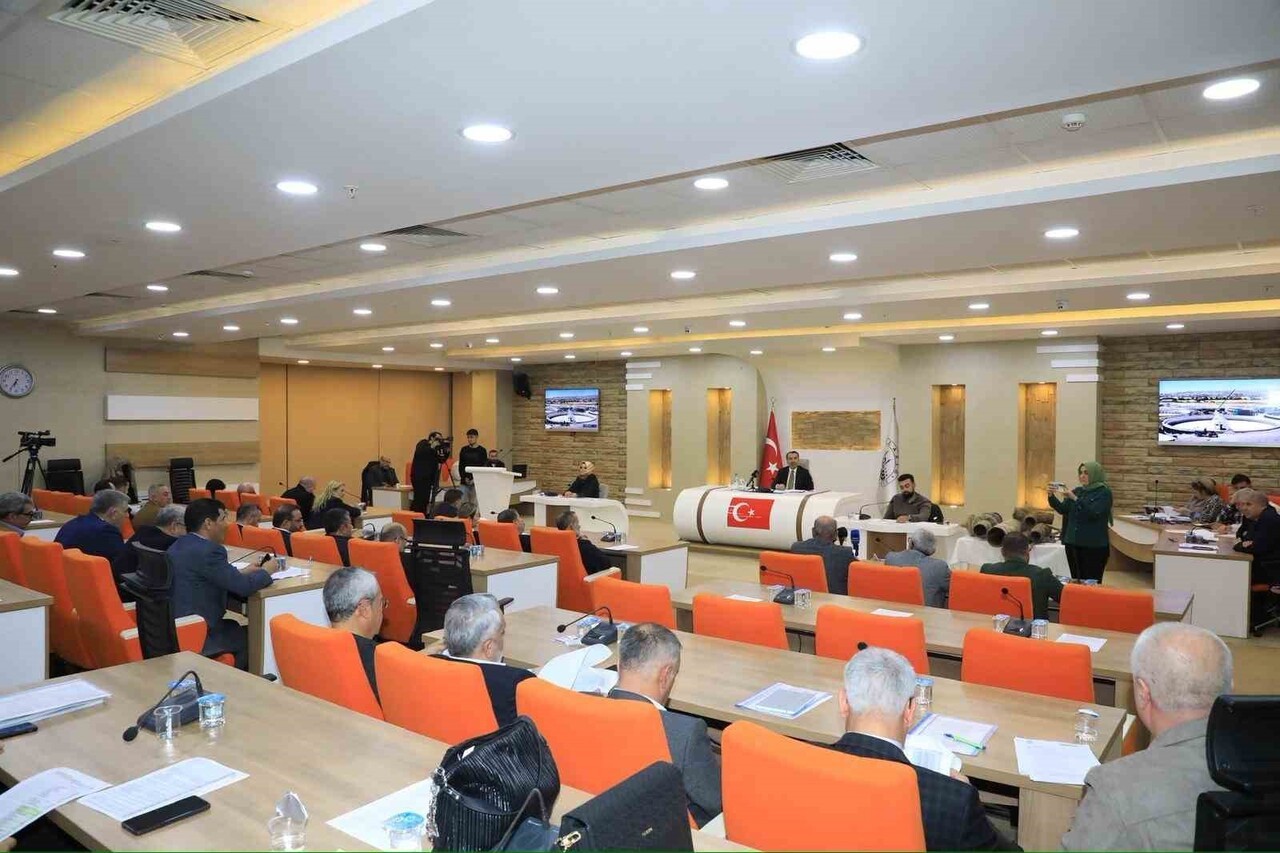 ELAZIĞ BELEDİYE MECLİSİ, KASIM AYI OTURUMLARINI ÜÇÜNCÜ BİRLEŞİM İLE TAMAMLADI. BELEDİYE BAŞKANI...