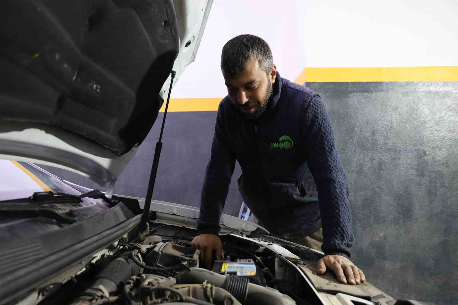 ELAZIĞ’DA HAVALARIN SOĞUMASIYLA BİRLİKTE, ARAÇLAR DA KIŞLIK BAKIMLARI YAPILMAYA BAŞLANIRKEN, OTO...