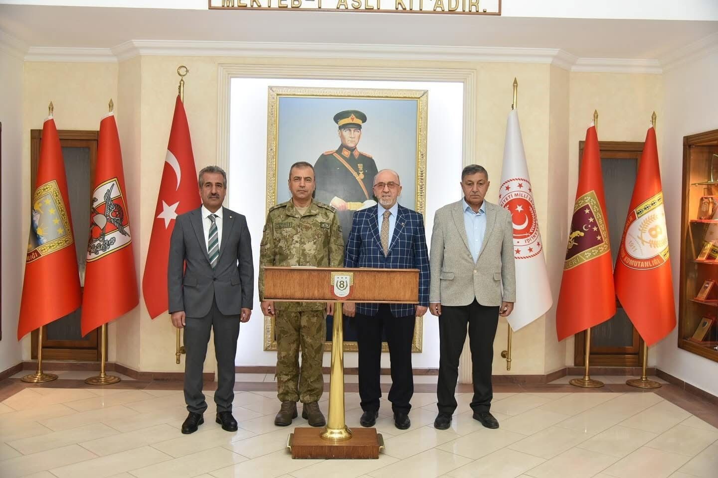 ELAZIĞ TİCARET BORSASI BAŞKANI MEHMET ALİ DUMANDAĞ, 8. KOLORDU KOMUTANI TÜMGENERAL ÜMİT DURMAZ İLE...