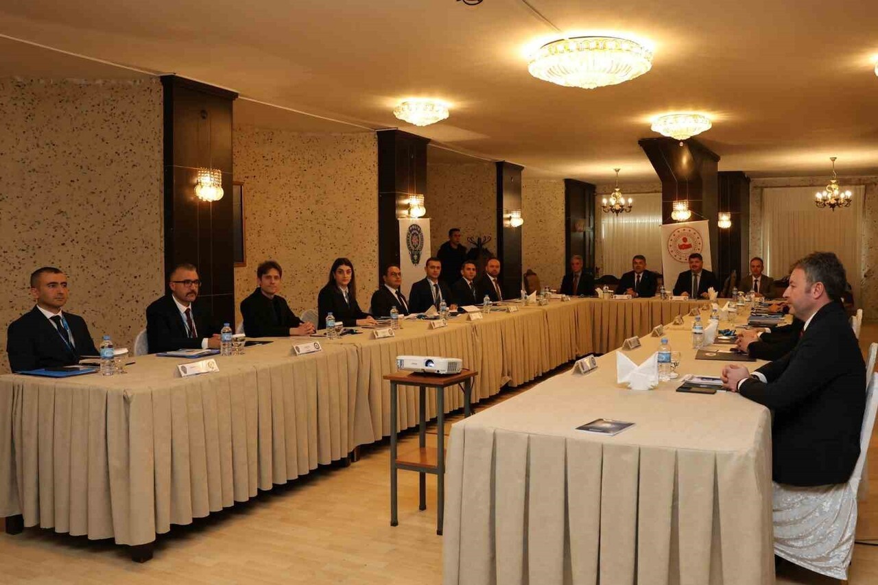 EMNİYET GENEL MÜDÜRLÜĞÜ SİBER SUÇLARLA MÜCADELE DAİRE BAŞKANLIĞI TARAFINDAN ERZURUM İL EMNİYET...