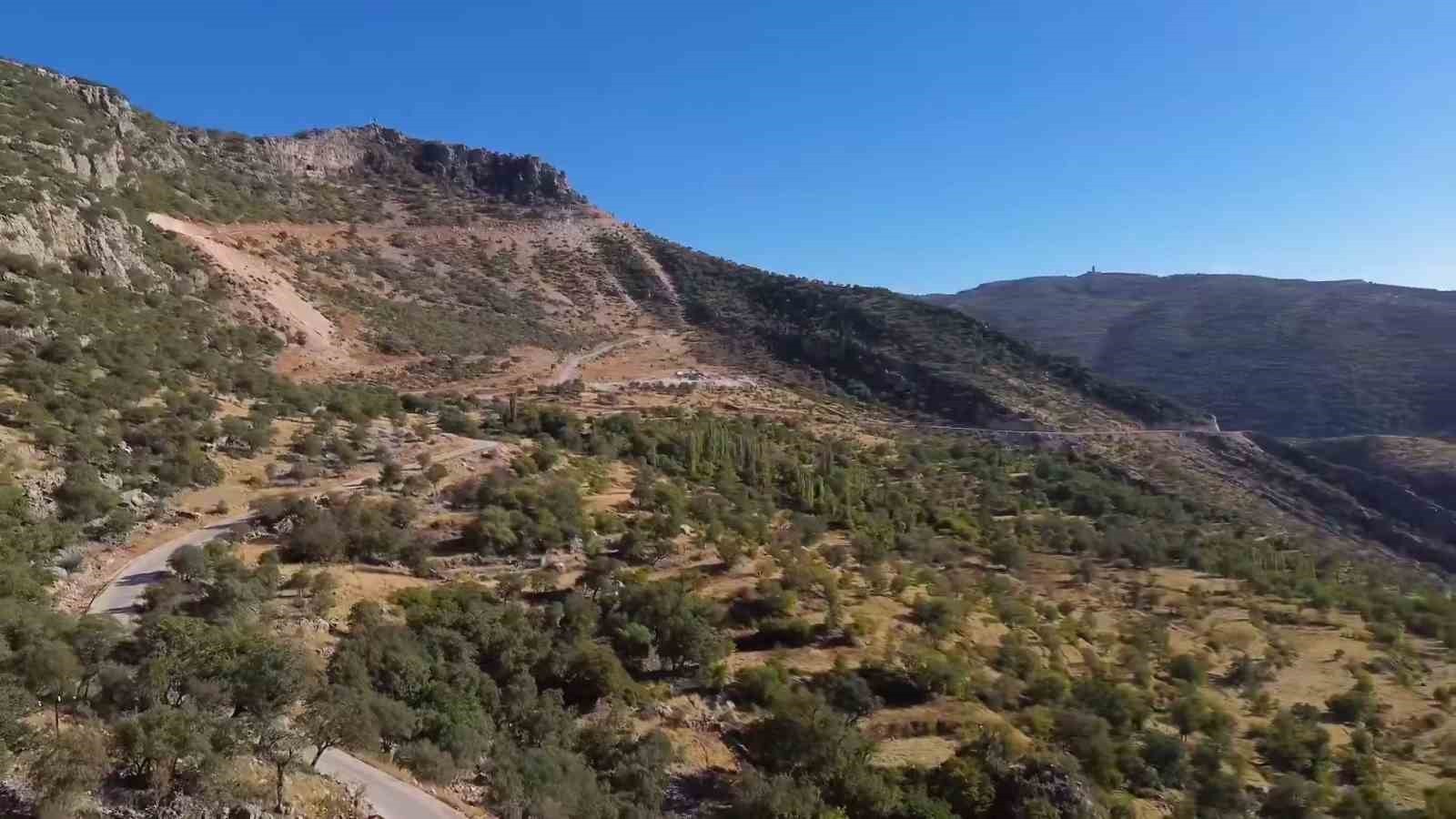 ENERJİ VE TABİİ KAYNAKLAR BAKANI ALPARSLAN BAYRAKTAR, SOSYAL MEDYA HESABI ÜZERİNDEN PAYLAŞTIĞI...