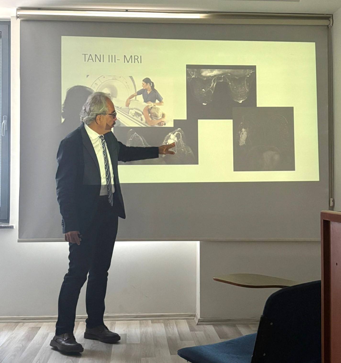 ERCİYES ÜNİVERSİTESİ HASTANELERİ'NDE; 'MEME MUAYENESİ NASIL YAPILIR?' KONULU ETKİNLİK...