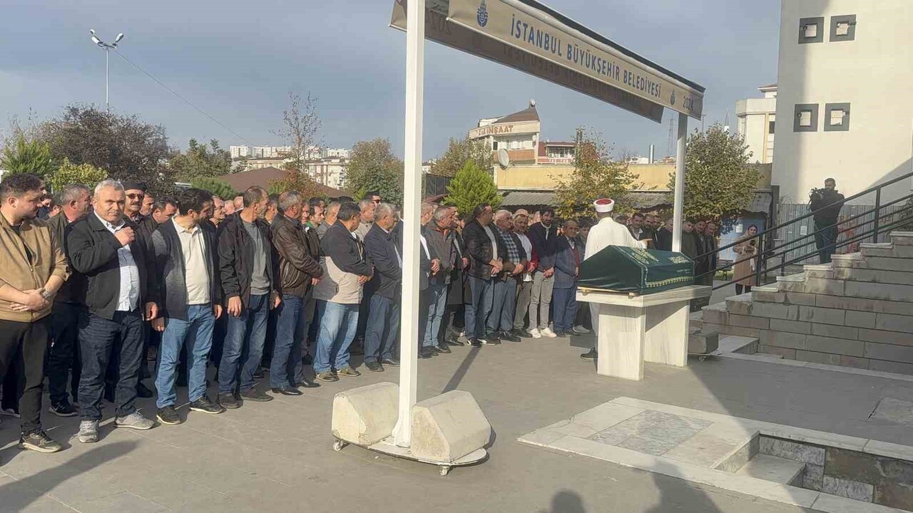 EREN YILGIN, SEVENLERİ VE AİLESİNİN GÖZYAŞLARI EŞLİĞİNDE SON YOLCULUĞUNA UĞURLANDI