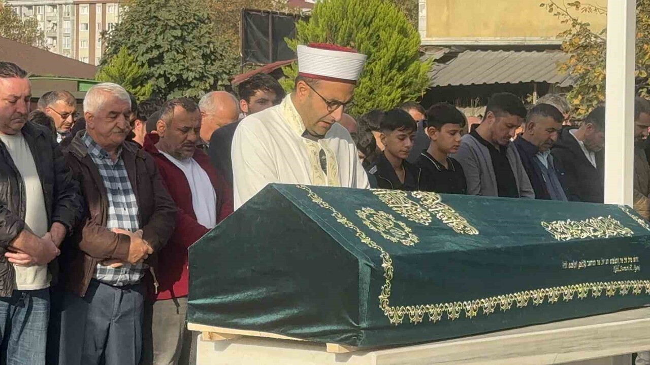 EREN YILGIN, SEVENLERİ VE AİLESİNİN GÖZYAŞLARI EŞLİĞİNDE SON YOLCULUĞUNA UĞURLANDI