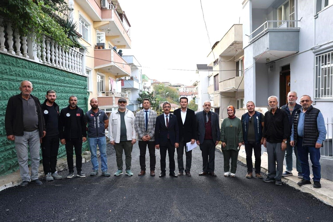 ERENLER BELEDİYE BAŞKANI ŞENOL DİNÇ, BAĞLAR MAHALLESİ’NDE BAŞLATILAN KAPSAMLI ASFALT YENİLEME...