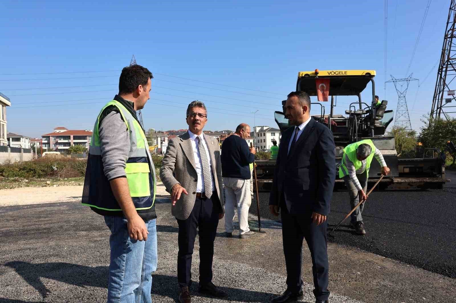 ERENLER BELEDİYESİ İLÇE YOLLARINI MODERN, GÜVENLİ VE KONFORLU HALE GETİRMEK İÇİN YÜRÜTTÜĞÜ ASFALT...