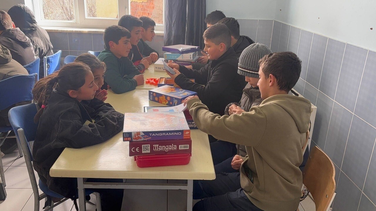 ERZİNCAN ŞEHİT JANDARMA ER FATİH ÇAYBAŞI ORTAOKULU ÖĞRENCİLERİ, "OYUN ARKADAŞIM SENSİN" PROJESİ...