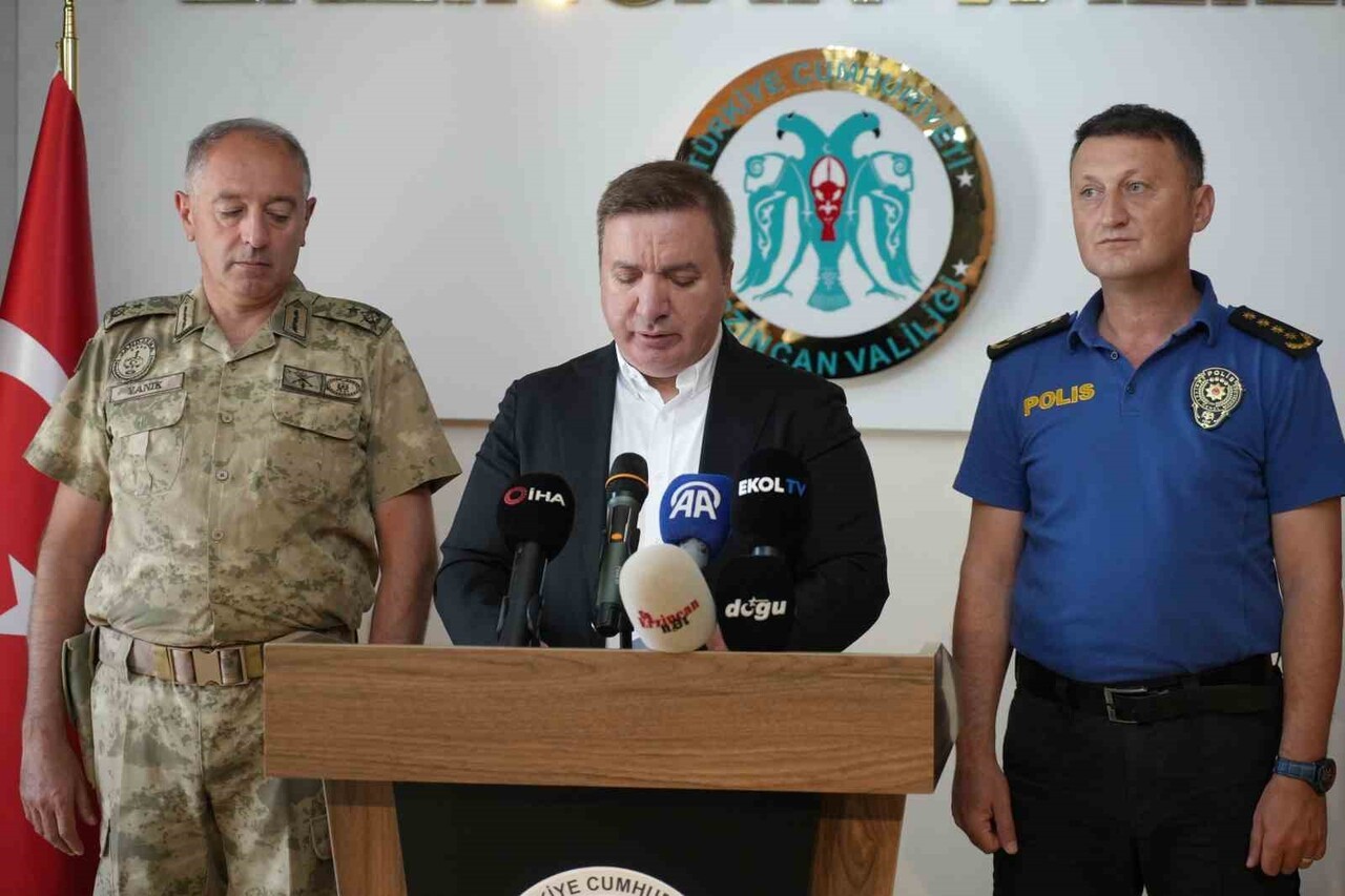 ERZİNCAN VALİSİ HAMZA AYDOĞDU, İLİN ASAYİŞ VE GÜVENLİK DURUMU İLE İLGİLİ DÜZENLENEN BASIN...