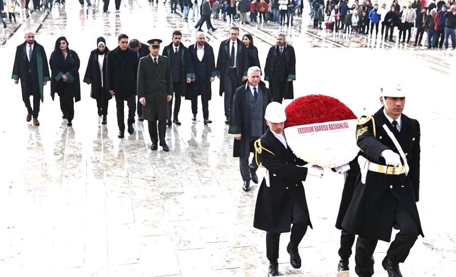 ERZURUM BARO BAŞKANI AV. MESUT ÖNER, BERABERİNDEKİ YÖNETİM, DİSİPLİN VE DENETLEME KURUL ÜYELERİ...