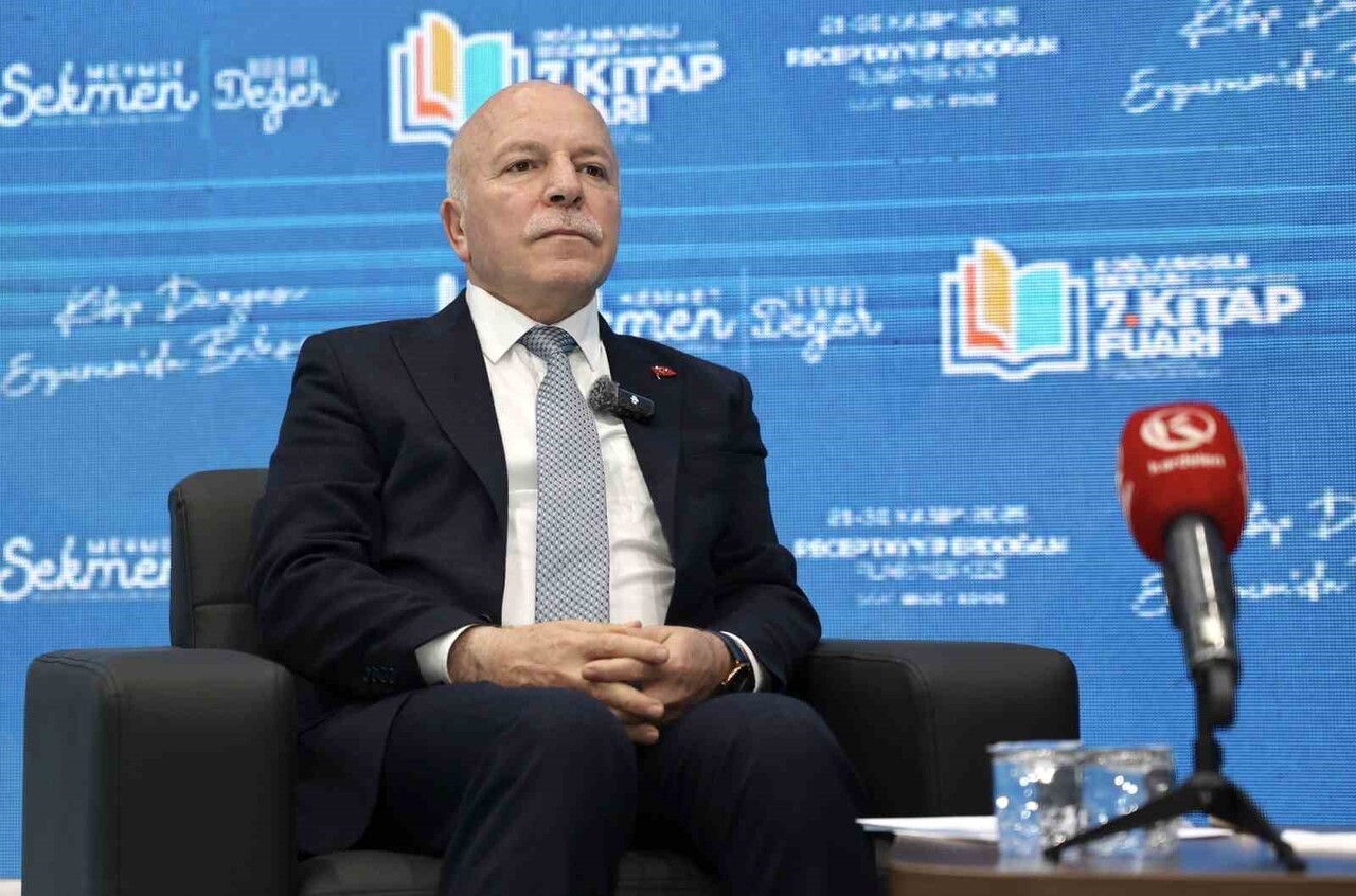 ERZURUM BÜYÜKŞEHİR BELEDİYE BAŞKANI MEHMET SEKMEN, DOĞU ANADOLU ERZURUM 7. KİTAP FUARI’NDA...