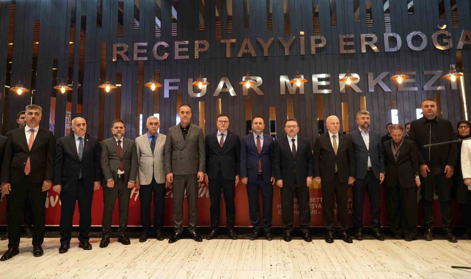 ERZURUM BÜYÜKŞEHİR BELEDİYESİ EV SAHİPLİĞİNDE DÜZENLENEN "ERZURUM ALIŞVERİŞ FESTİVALİ" 7-16 KASIM...