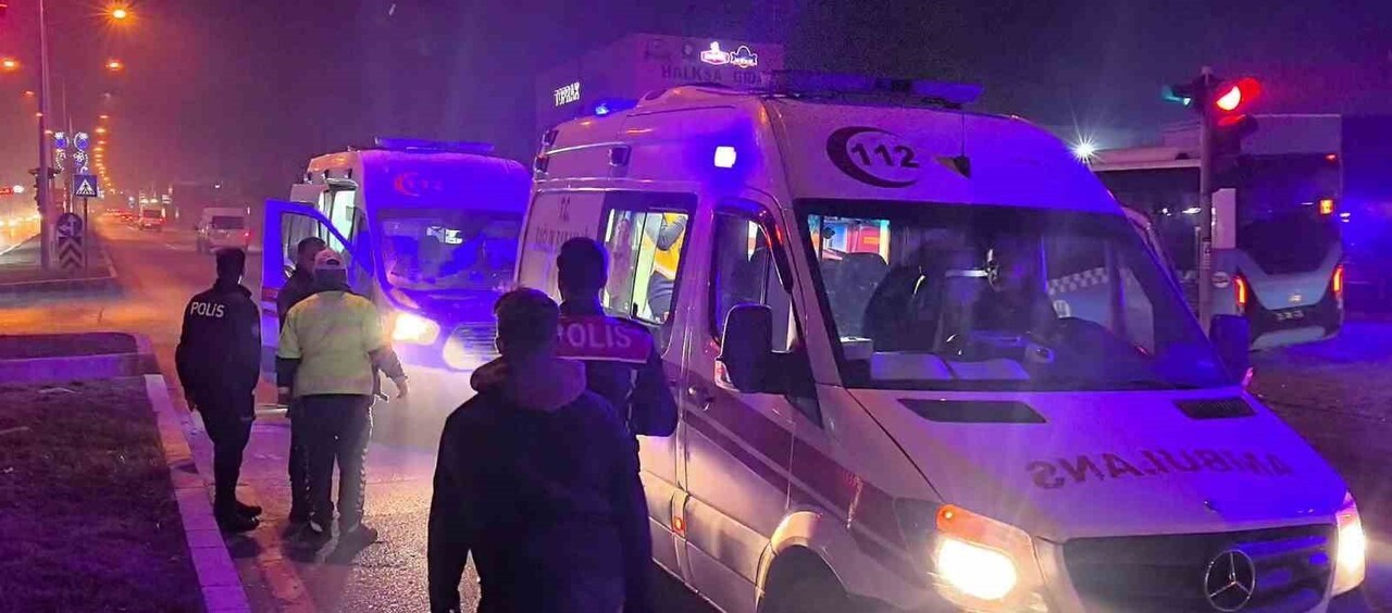 ERZURUM’DA MEYDANA GELEN ZİNCİRLEME TRAFİK KAZASINDA 6 KİŞİ YARALANDI.