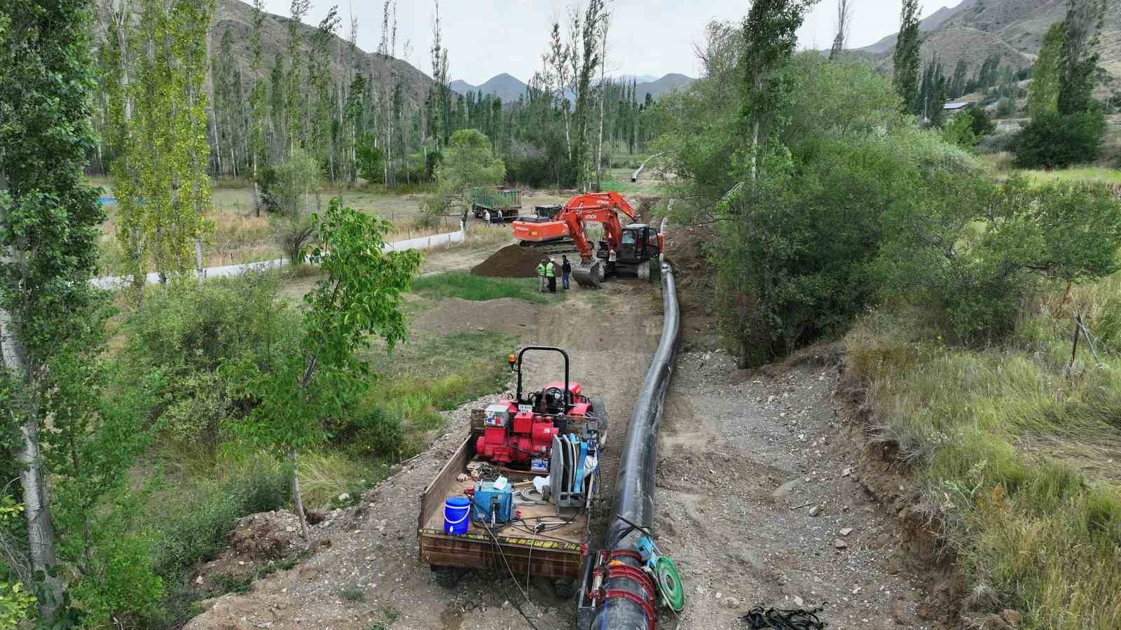 ERZURUM OLTU SİVRİDERE BARAJI SULAMASINDA 6 BİN 860 DEKAR TARIM ARAZİSİNDE SULAMA İNŞAATI...