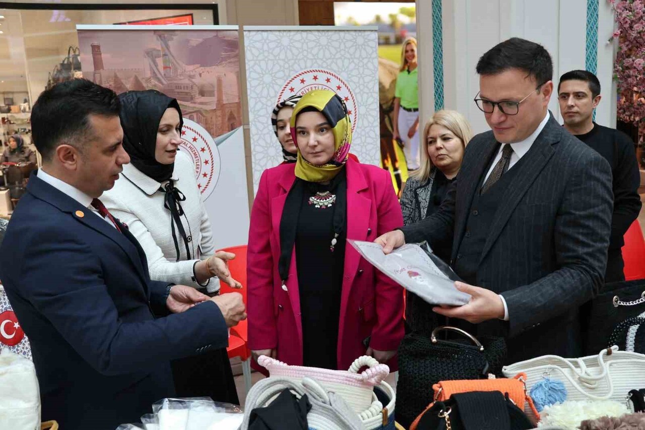 ERZURUM VALİLİĞİ HİMAYESİNDE, AİLE VE SOSYAL HİZMETLER İL MÜDÜRLÜĞÜ KOORDİNASYONUNDA HAZIRLANAN...