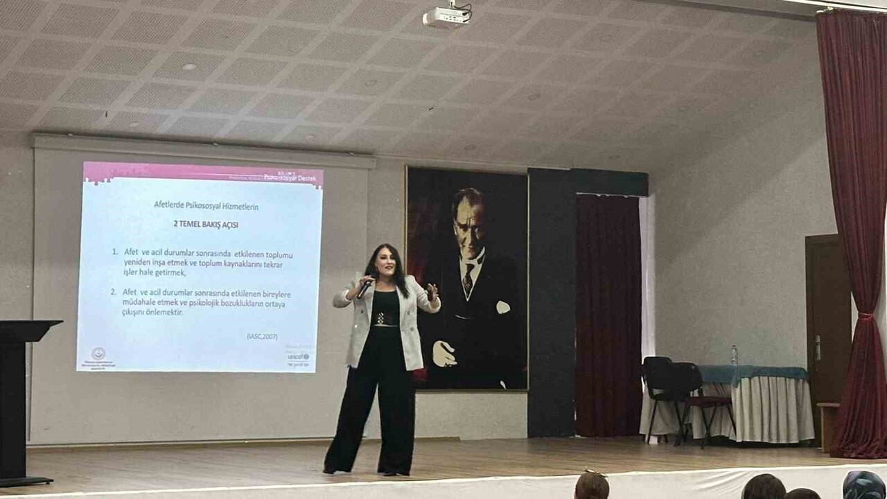 ESKİŞEHİR'DE REHBER ÖĞRETMENLERE VE PSİKOLOJİK DANIŞMANLARA YÖNELİK, 'AFET VE ACİL DURUMLARDA...