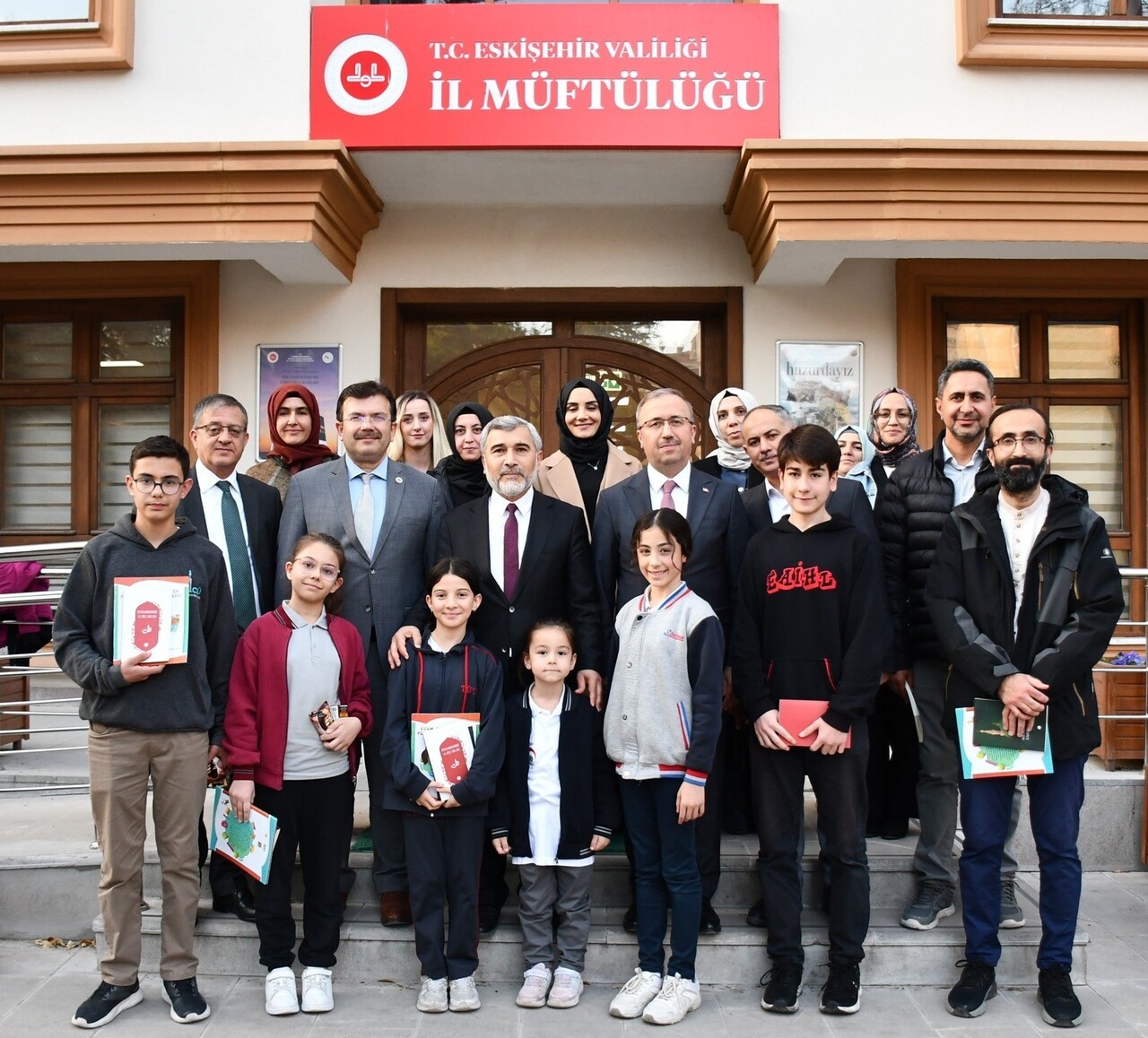 ESKİŞEHİR’DE İL MİLLÎ EĞİTİM MÜDÜRLÜĞÜ KOORDİNESİNDE 134 OKULDA DÜZENLENEN HAYIR PANAYIRLARINDA...