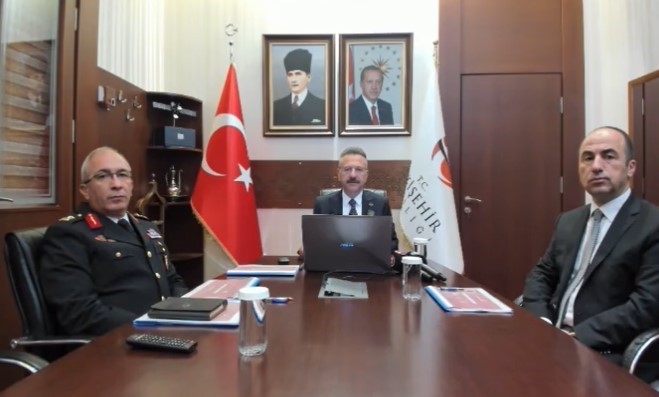 ESKİŞEHİR EKİM AYI GÜVENLİK BİLGİLENDİRME TOPLANTISI'NDA KONUŞAN VALİ HÜSEYİN AKSOY, "KİŞİLERE...