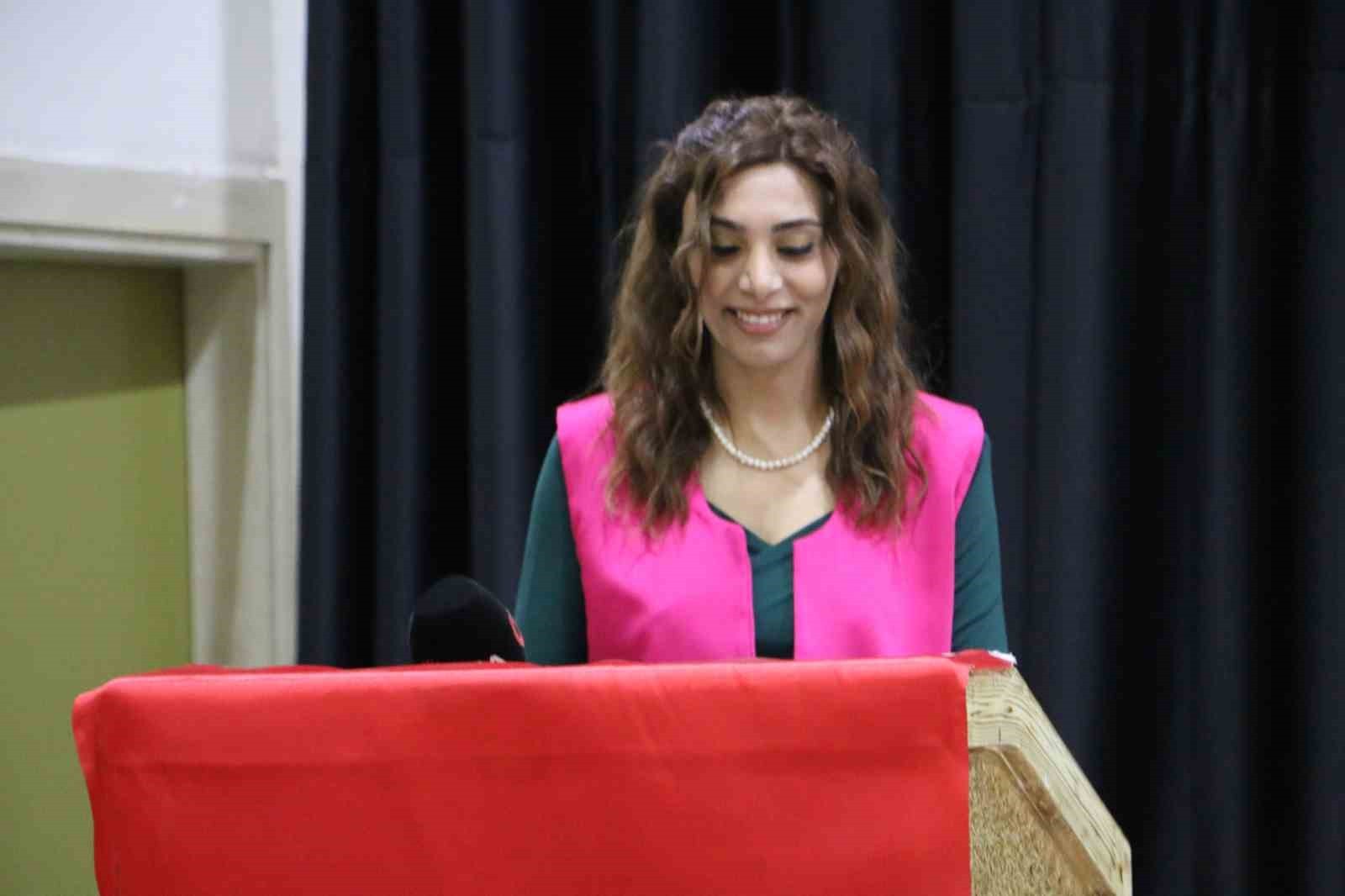 ETKİNLİĞİN AÇILIŞ KONUŞMASINI YAPAN ADEM-2 KOORDİNATÖRÜ SERAP LALE IŞIK, BUGÜN BURADA YALNIZCA BİR...