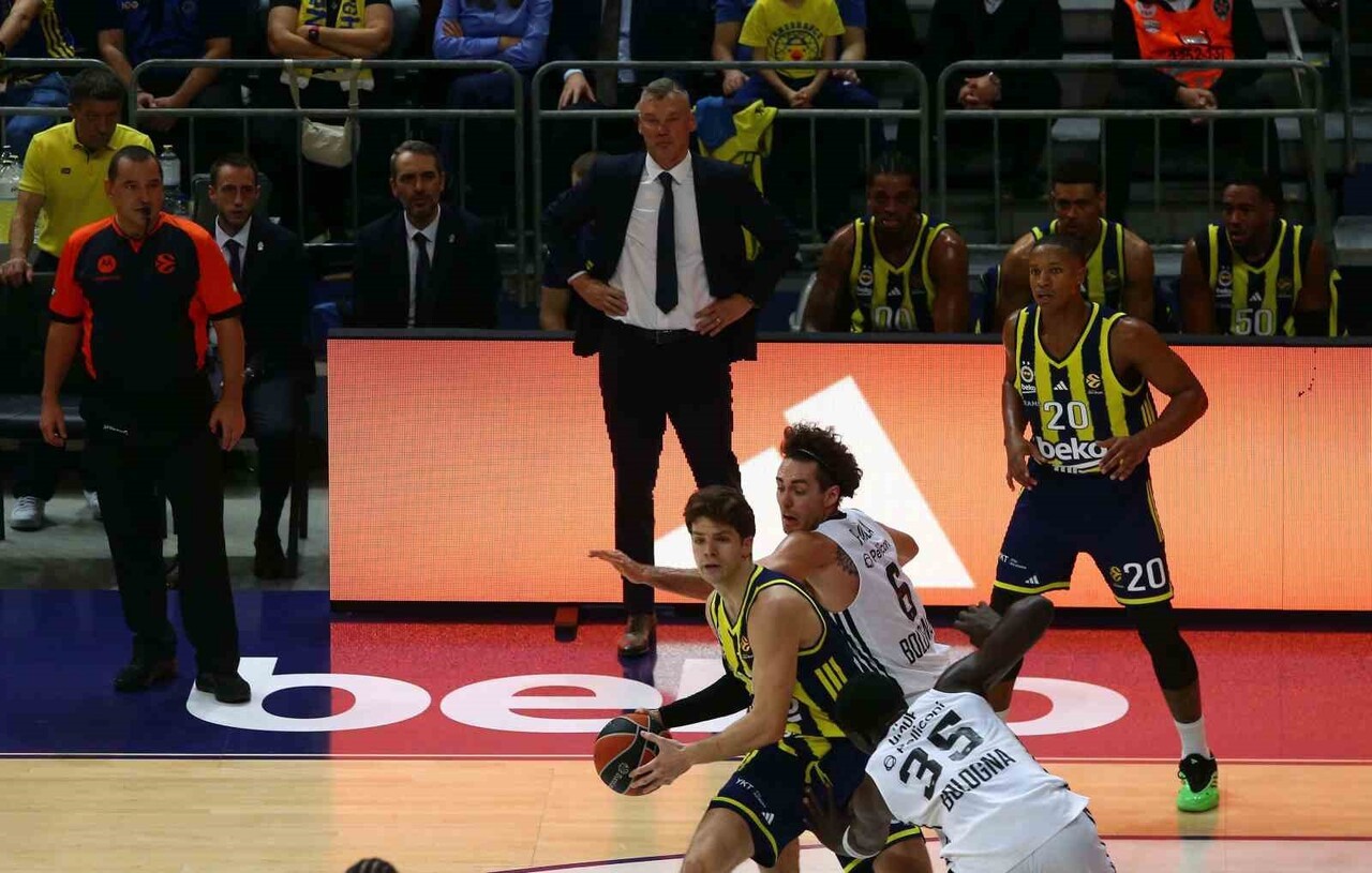 EUROLEAGUE 13. HAFTA MAÇINDA FENERBAHÇE BEKO, EVİNDE KARŞILAŞTIĞI İTALYAN EKİBİ VİRTUS BOLOGNA'YI...