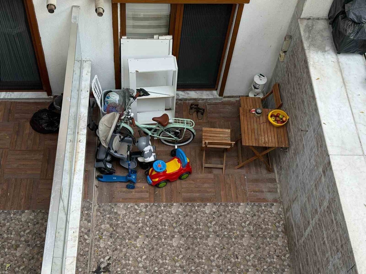 FATİH'TE BÖCEK AİLESİNİN KALDIĞI OTELDE İLAÇLAMA YAPAN FİRMANIN 18 NİSAN'DA ŞİŞLİ'DE BİR EVDE DE...