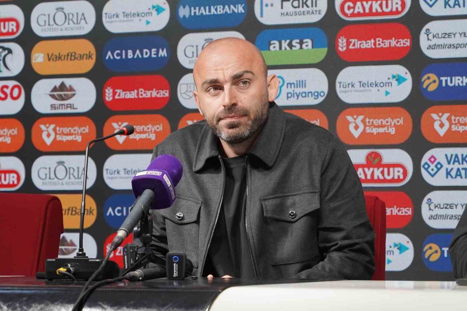 FATİH KARAGÜMRÜK TEKNİK DİREKTÖRÜ ONUR CAN KORKMAZ, "BEN LİGDEKİ DURUMUMUZU KABULLENMİYORUM"...