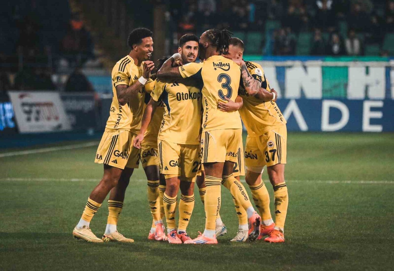 FENERBAHÇE'NİN İSPANYOL OYUNCUSU MARCO ASENSİO, ÇAYKUR RİZESPOR MAÇINDA RAKİP FİLELERİ 2 KEZ...