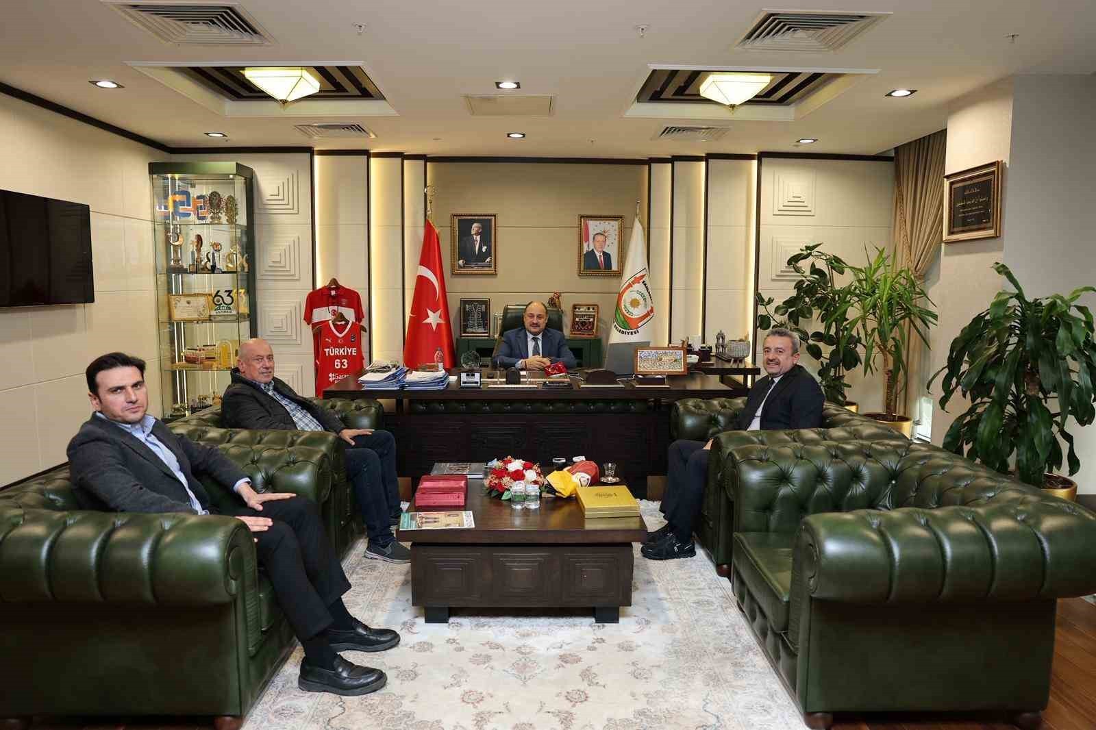 GALATASARAY'DAN GÜLPINAR'A SÜRPRİZ ZİYARET