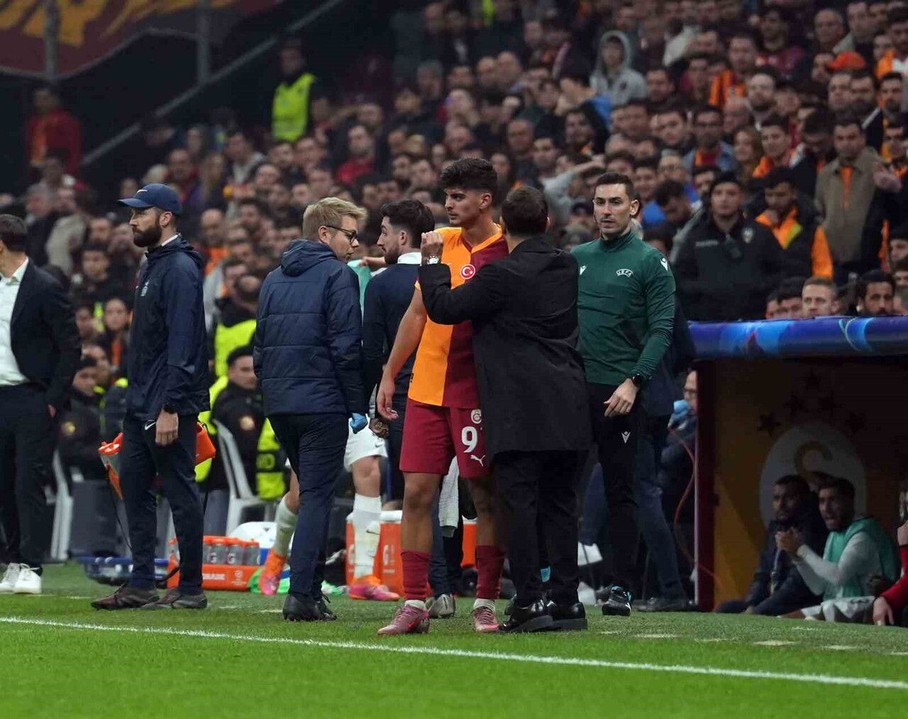 GALATASARAY'IN GENÇ FUTBOLCUSU ARDA ÜNYAY, UNİON SAİNT-GİLLOİSE KARŞISINDA 53. DAKİKADA ISMAİL...