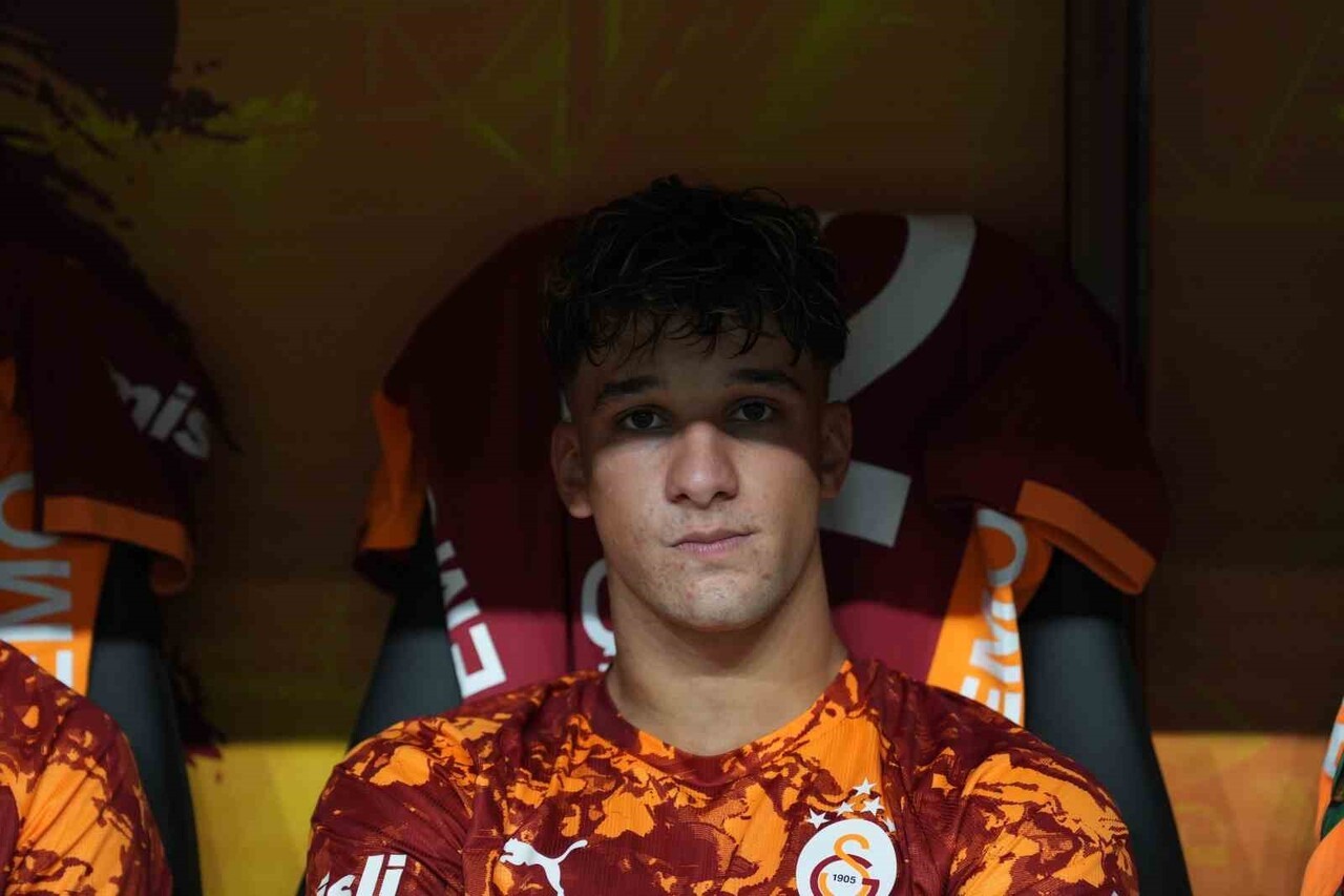 GALATASARAY TEKNİK DİREKTÖRÜ OKAN BURUK, SON OYNADIKLARI KOCAELİSPOR MAÇININ 11’İNE GÖRE...