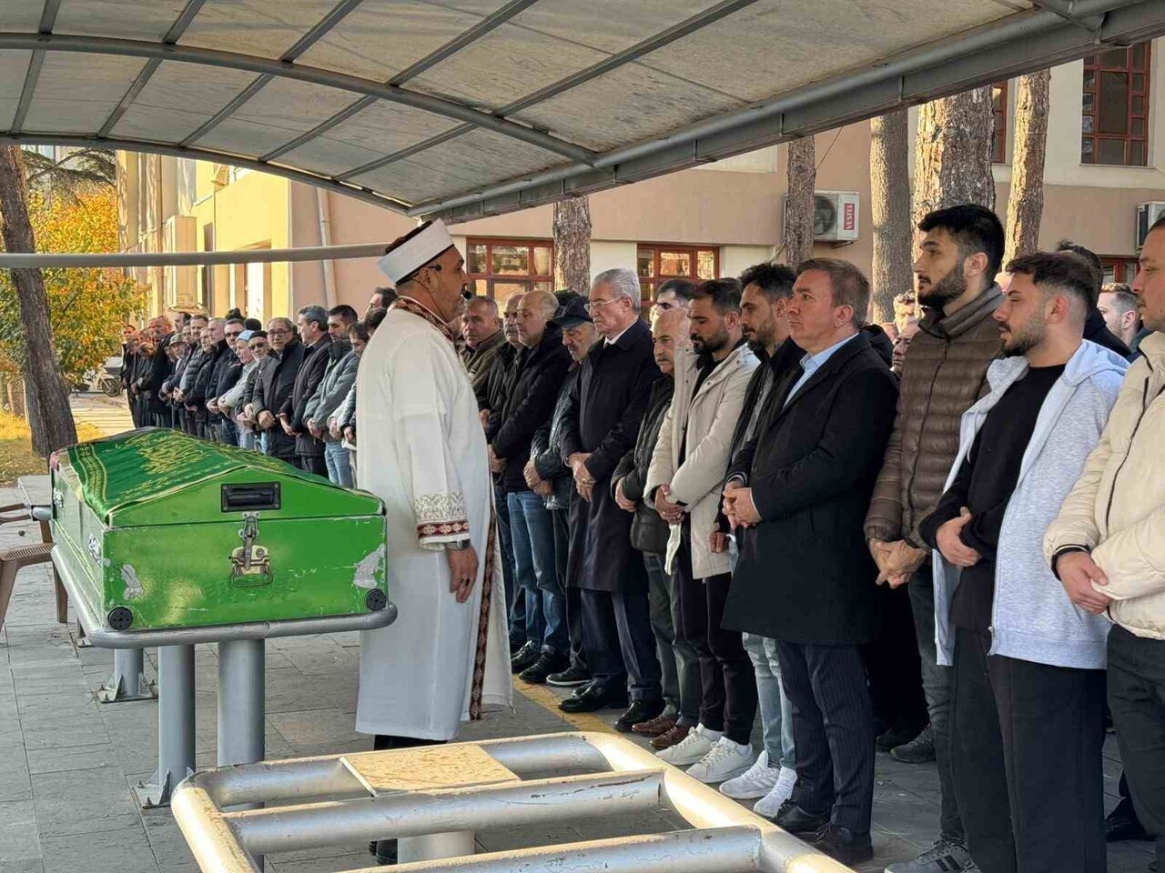 GAZETECİ ÇETİNKAYA’NIN EŞİ ESRA ÇETİNKAYA SON YOLCULUĞUNA UĞURLANDI