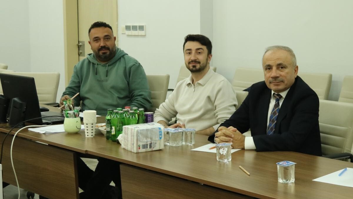 GAZETECİLİK İLE HALKLA İLİŞKİLER VE TANIM BÖLÜMLERİ AKREDİTASYON SÜRECİNDE