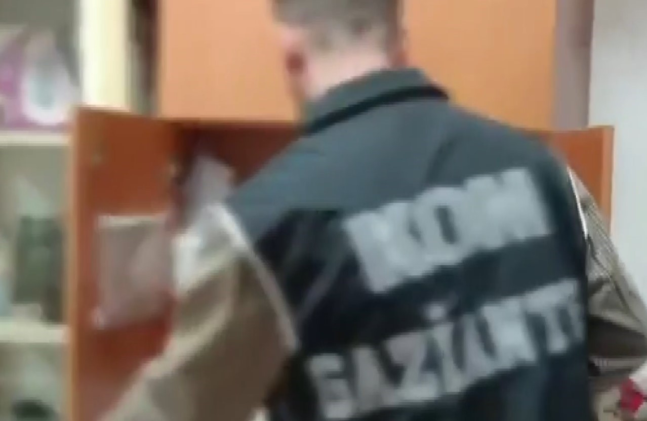 GAZİANTEP'TE USULSÜZ SATIŞI VE DAĞITIMI YAPILDIĞI TESPİT EDİLEN 30 BİN 572 ADET TIBBİ İLAÇ ELE...