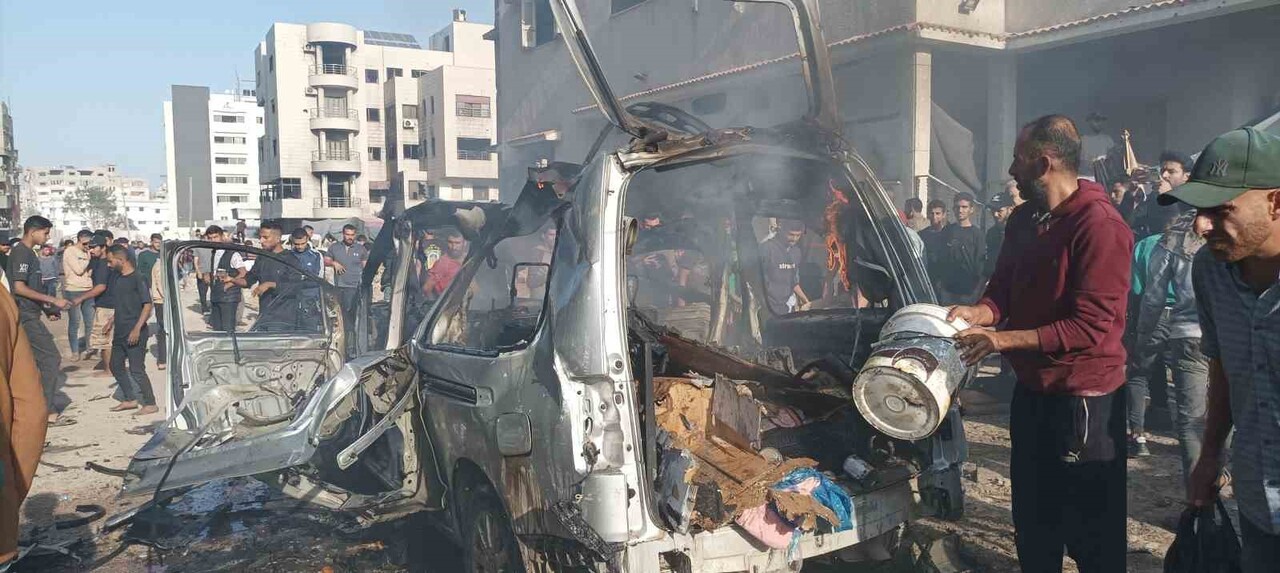 GAZZE (İHA) - İSRAİL’İN GAZZE ŞERİDİ’NDEKİ EL-RİMAL MAHALLESİ’NE YÖNELİK İNSANSIZ HAVA ARACI (İHA)...