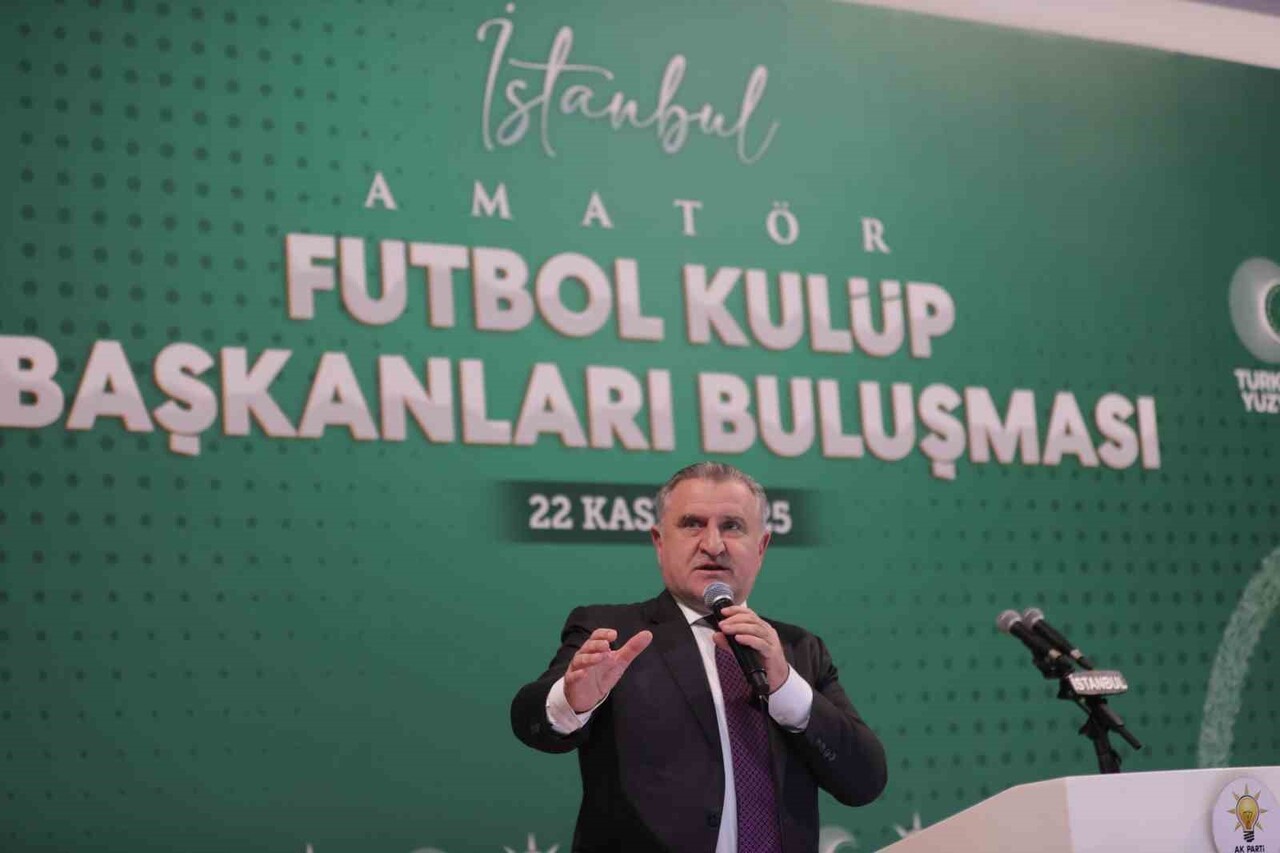 GENÇLİK VE SPOR BAKANI DR. OSMAN AŞKIN BAK, KAĞITHANE’DE DÜZENLENEN İSTANBUL AMATÖR FUTBOL KULÜP...