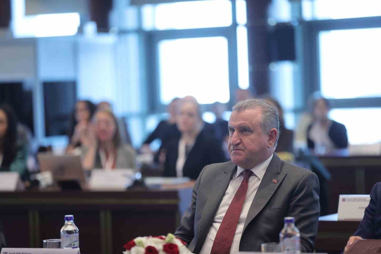 GENÇLİK VE SPOR BAKANI OSMAN AŞKIN BAK, "GENÇLERİ SADECE ‘GELECEĞİN HAZIRLAYICISI’ OLARAK DEĞİL...