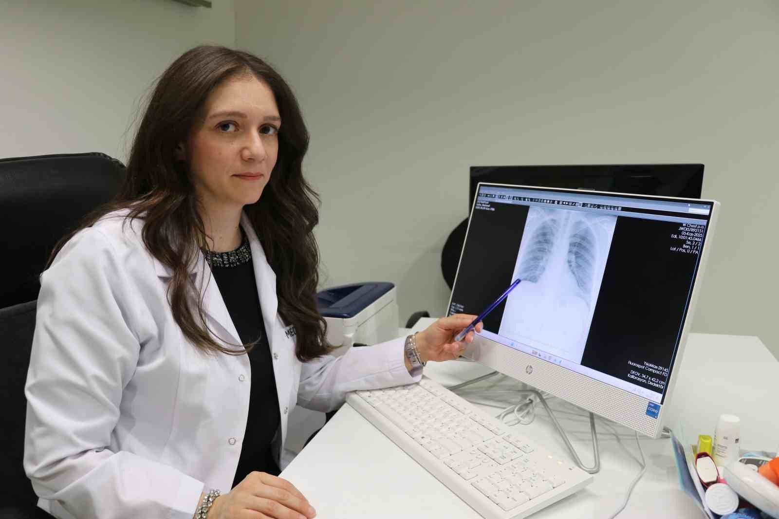 GÖĞÜS HASTALIKLARI UZMANI DR. BÜŞRA YAYLA YERLİKAYA, ÖKSÜRÜK VE BALGAM GİBİ BASİT GÖRÜNEN...