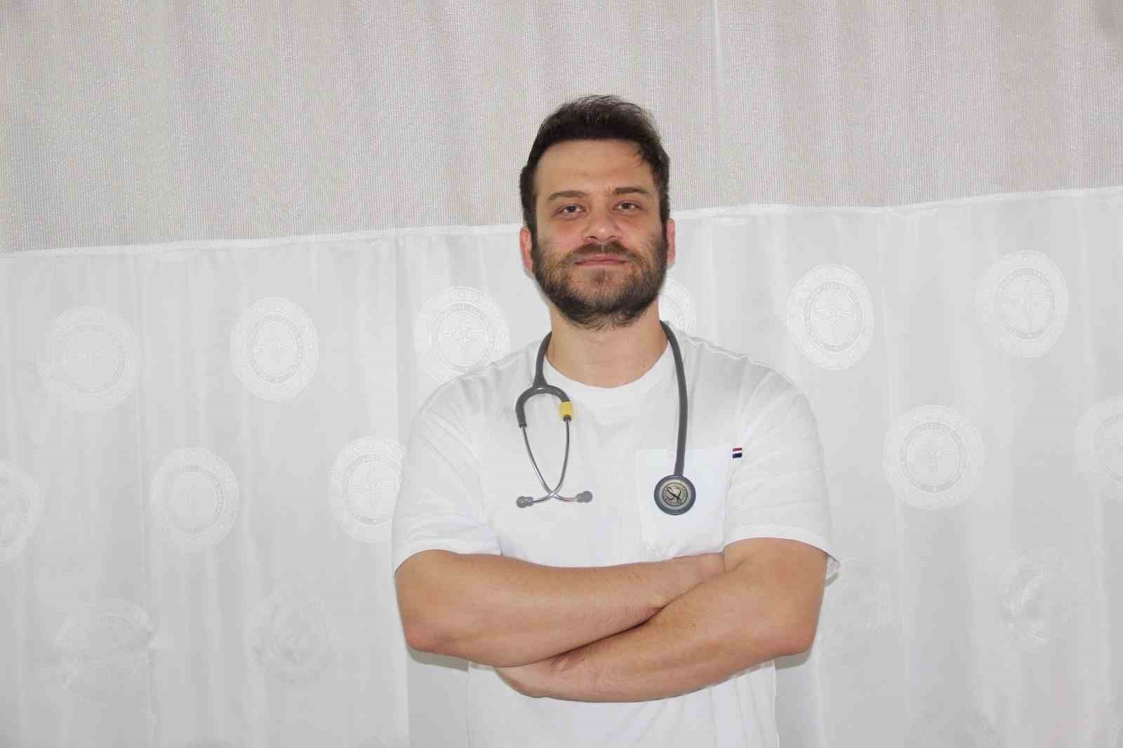 GÖĞÜS HASTALIKLARI UZMANI DR. MUSTAFA KEMAL KAYA, ZATÜRRENİN SOĞUK ALGINLIĞI İLE KARIŞTIRILAMAMASI...