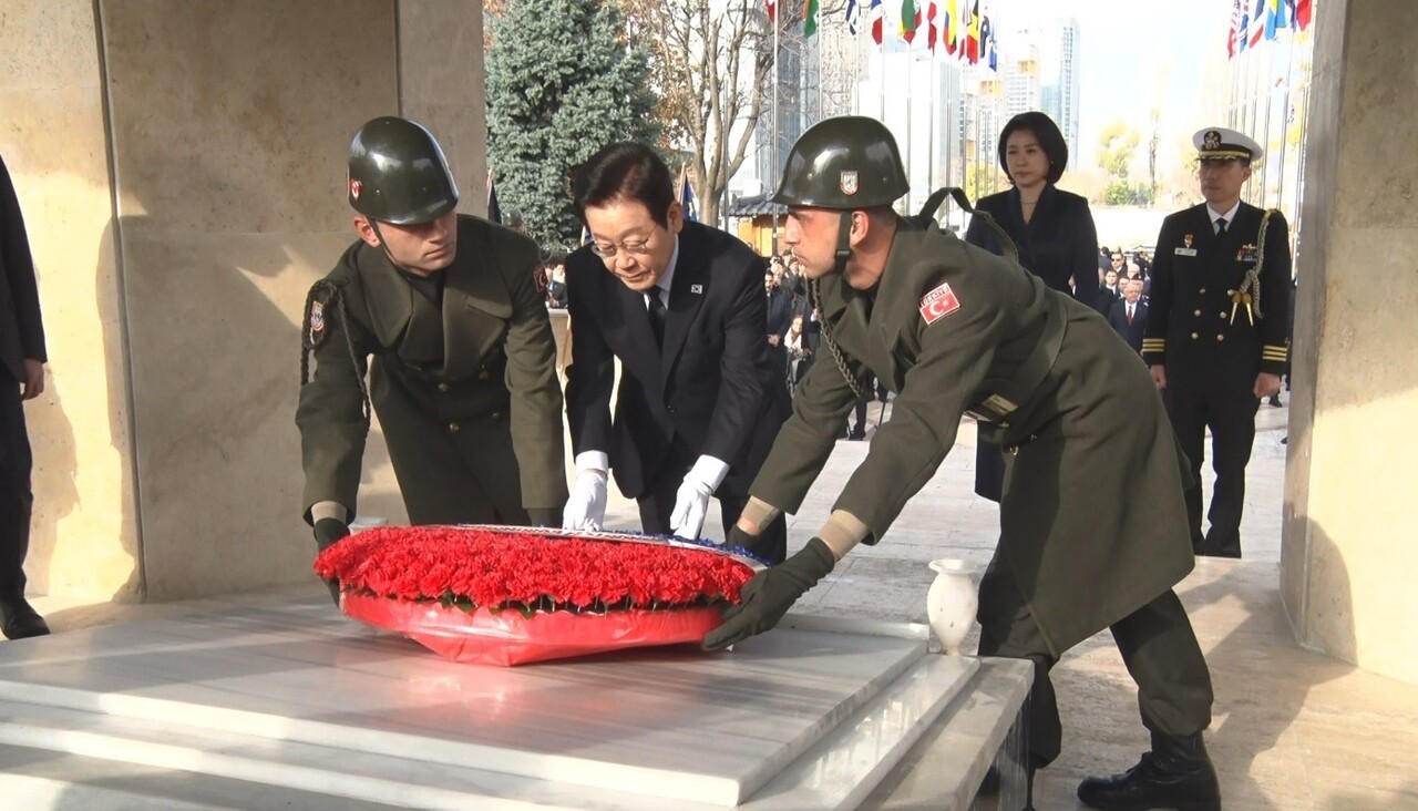 GÜNEY KORE CUMHURİYETİ CUMHURBAŞKANI LEE JAE MYUNG, ANKARA'DA BULUNAN ‘KORE'DE SAVAŞAN TÜRKLER...
