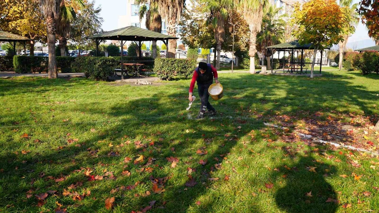 GÜRSU BELEDİYESİ, İLÇE MERKEZİNE YEMYEŞİL BİR ALAN KAZANDIRMAK İÇİN ÇALIŞMALARA...