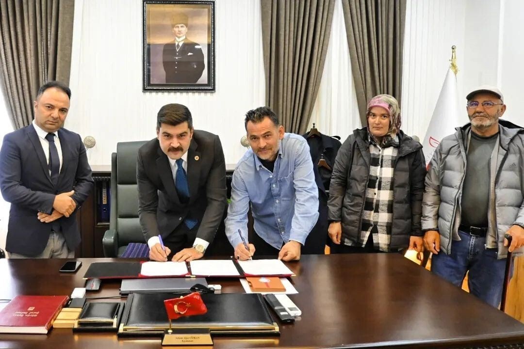 GÜRÜN’DE İKİ HAYIRSEVER APARTMAN DAİRELERİNİ ÖĞRENCİLERE BURS SAĞLANMAK ÜZERE GÜRÜN KAYMAKAMLIĞI...