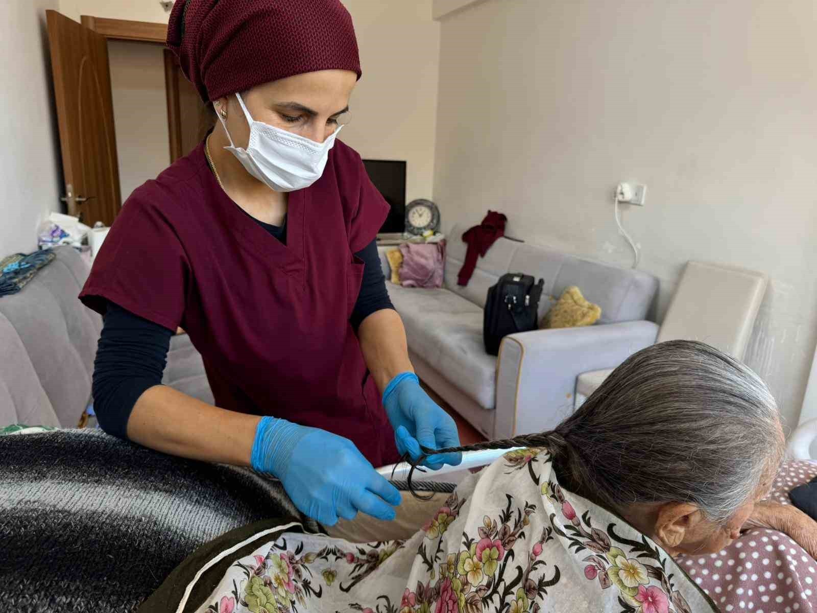 HACILAR BELEDİYESİ, KAYSERİ İL SAĞLIK MÜDÜRLÜĞÜ İŞBİRLİĞİYLE YÜRÜTÜLEN ‘EVDE BAKIM VE SAĞLIK...