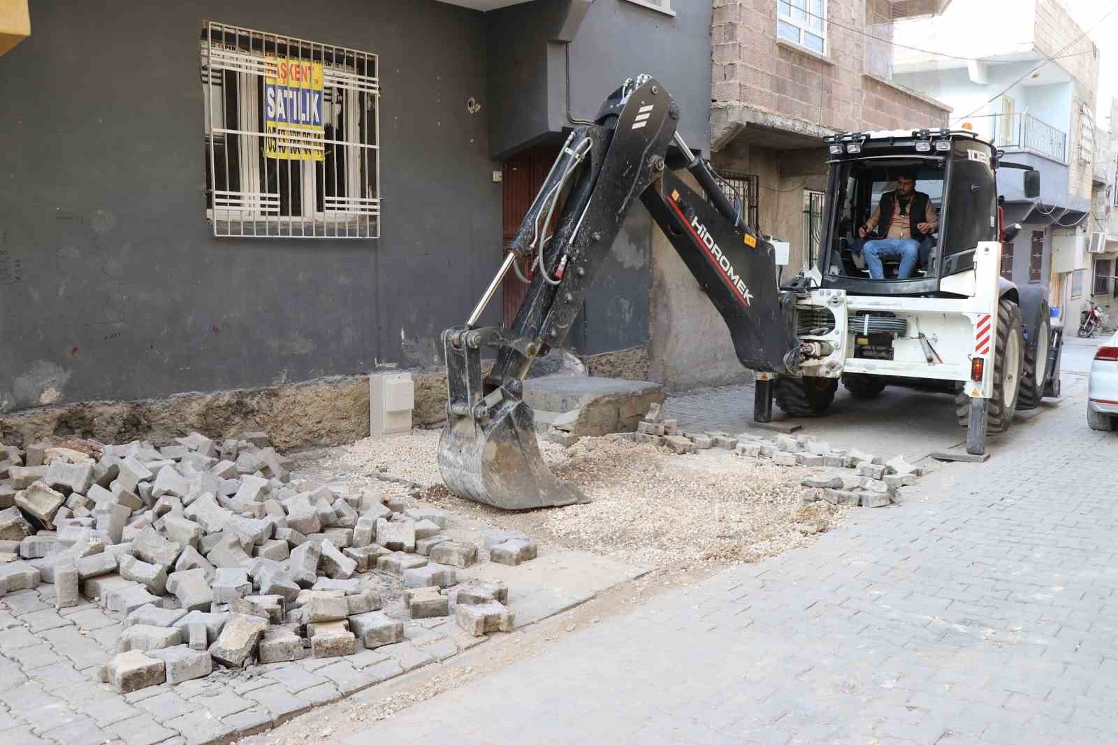 HALİLİYE’DE ÜSTYAPI ÇALIŞMALARI SÜRÜYOR