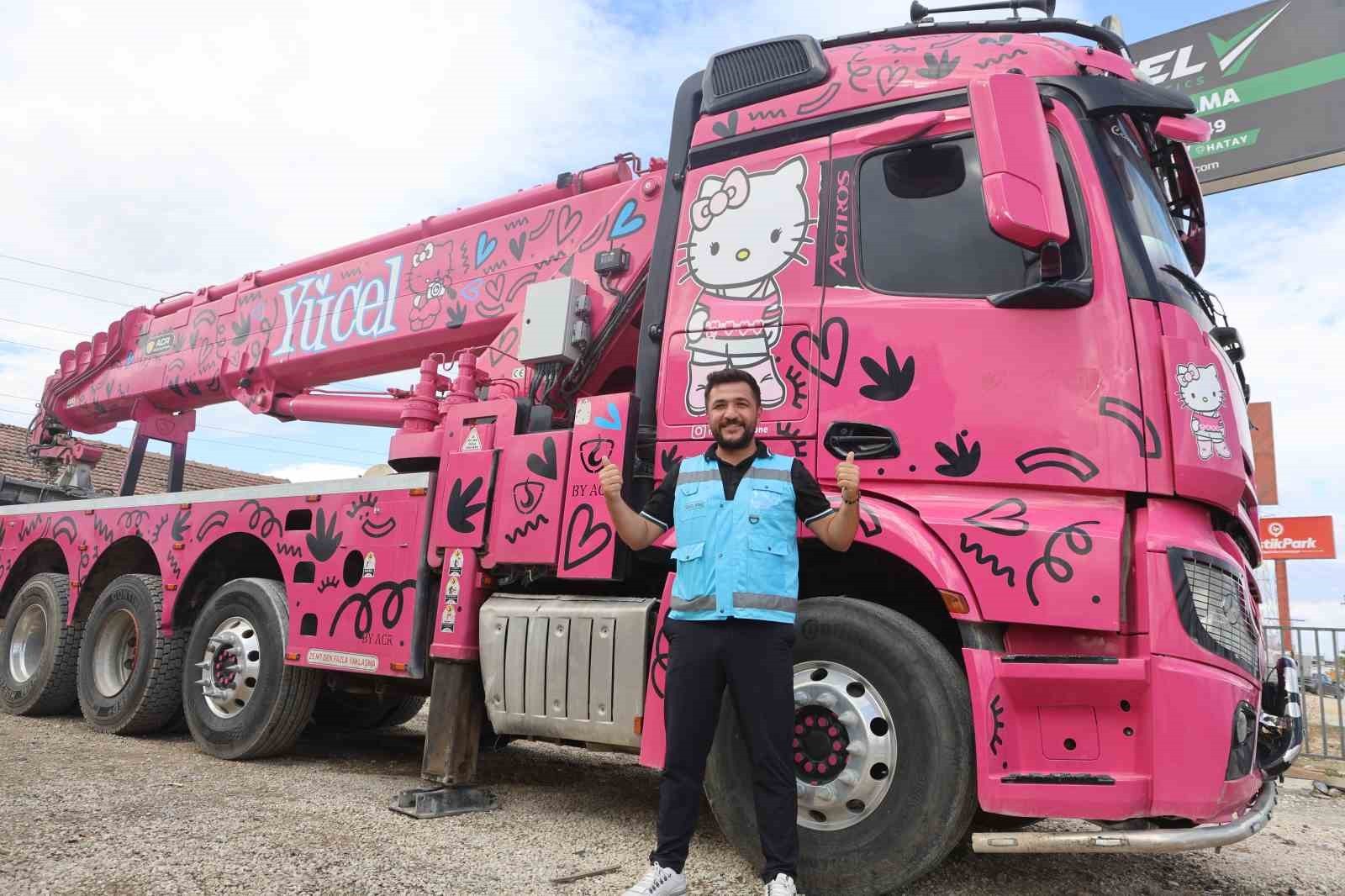 HATAY'DA VİNÇ SEKTÖRÜNDE HİZMET VEREN KAMİL YÜCEL, KIZININ ‘BABA BİZİM NEDEN PEMBE VİNCİMİZ YOK...